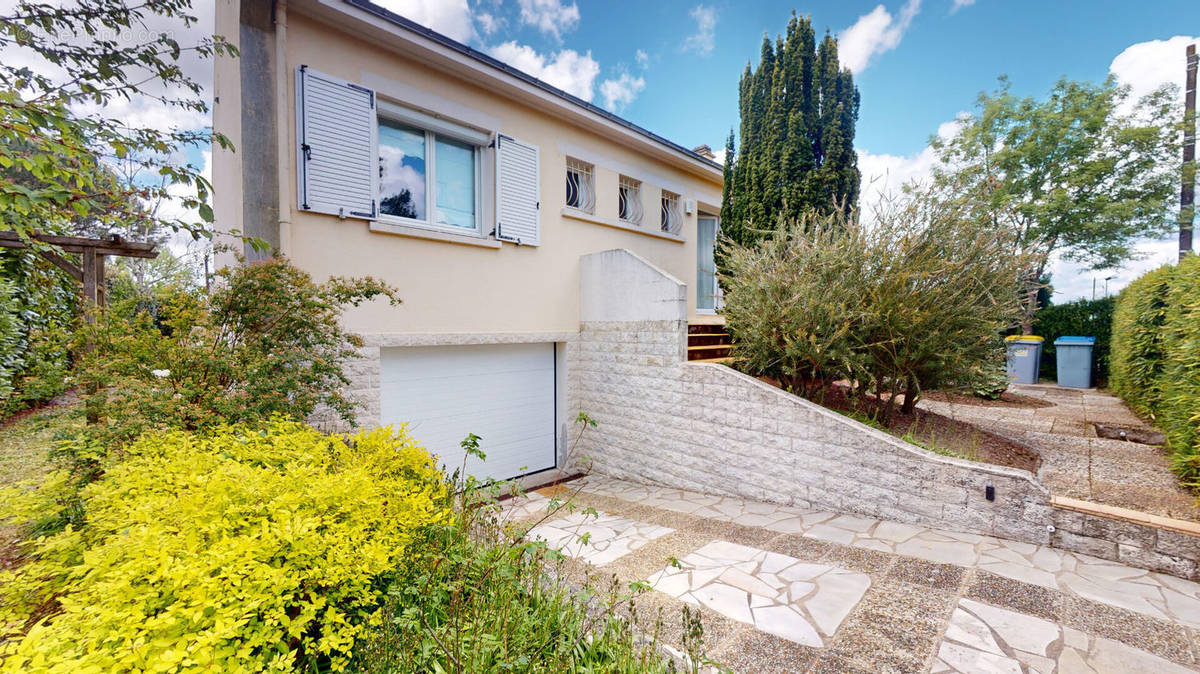 Maison à BOUGUENAIS