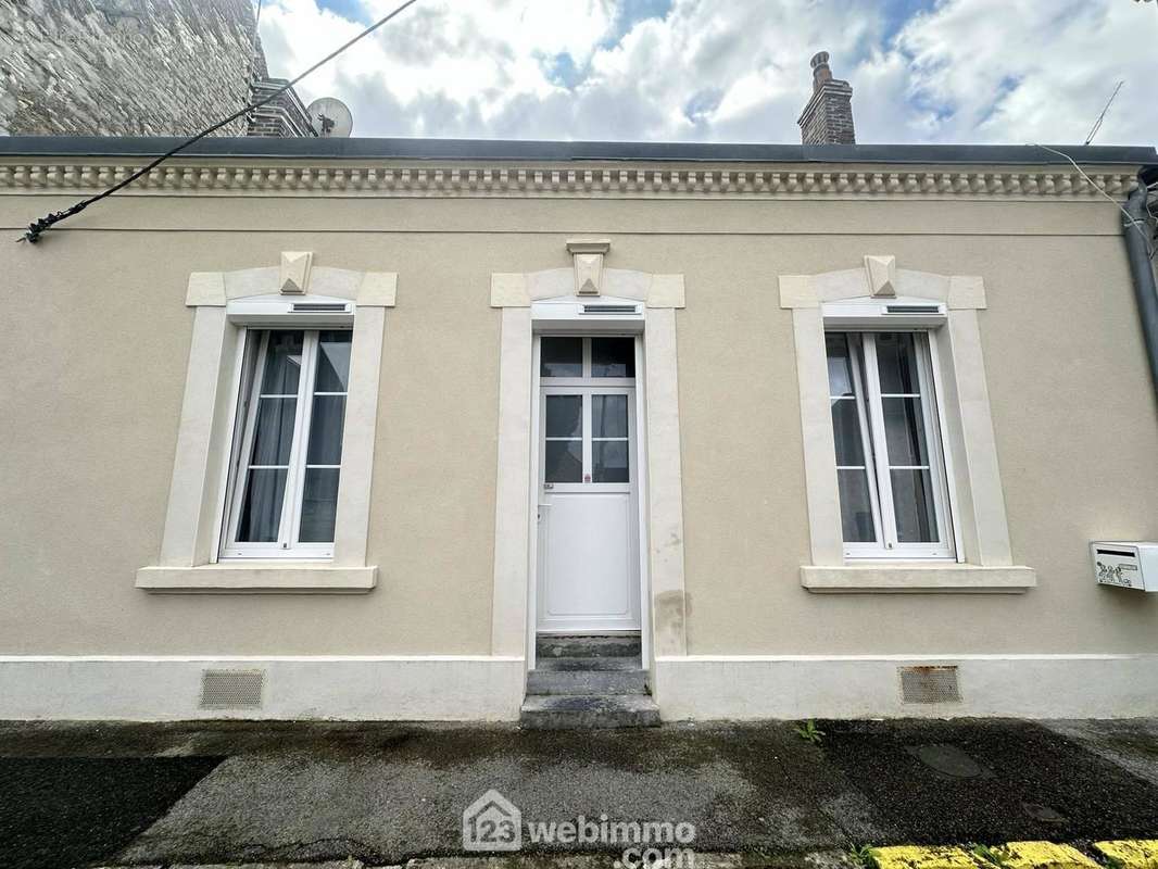 Coup de c½ur assuré pour cette jolie maison avec commodités de plain pied - Maison à SISSONNE