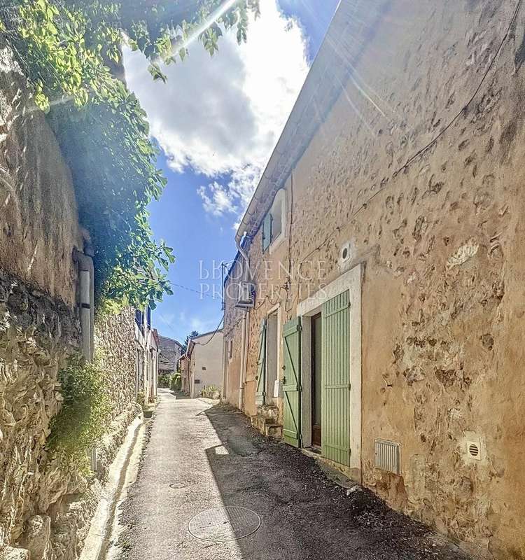 Maison à SEILLONS-SOURCE-D&#039;ARGENS