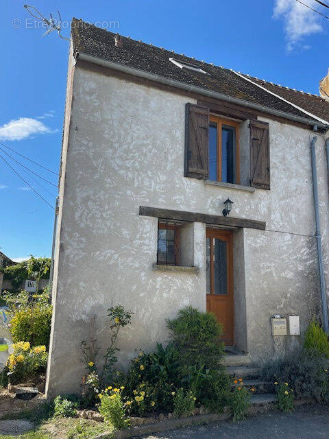 Maison à MOUROUX