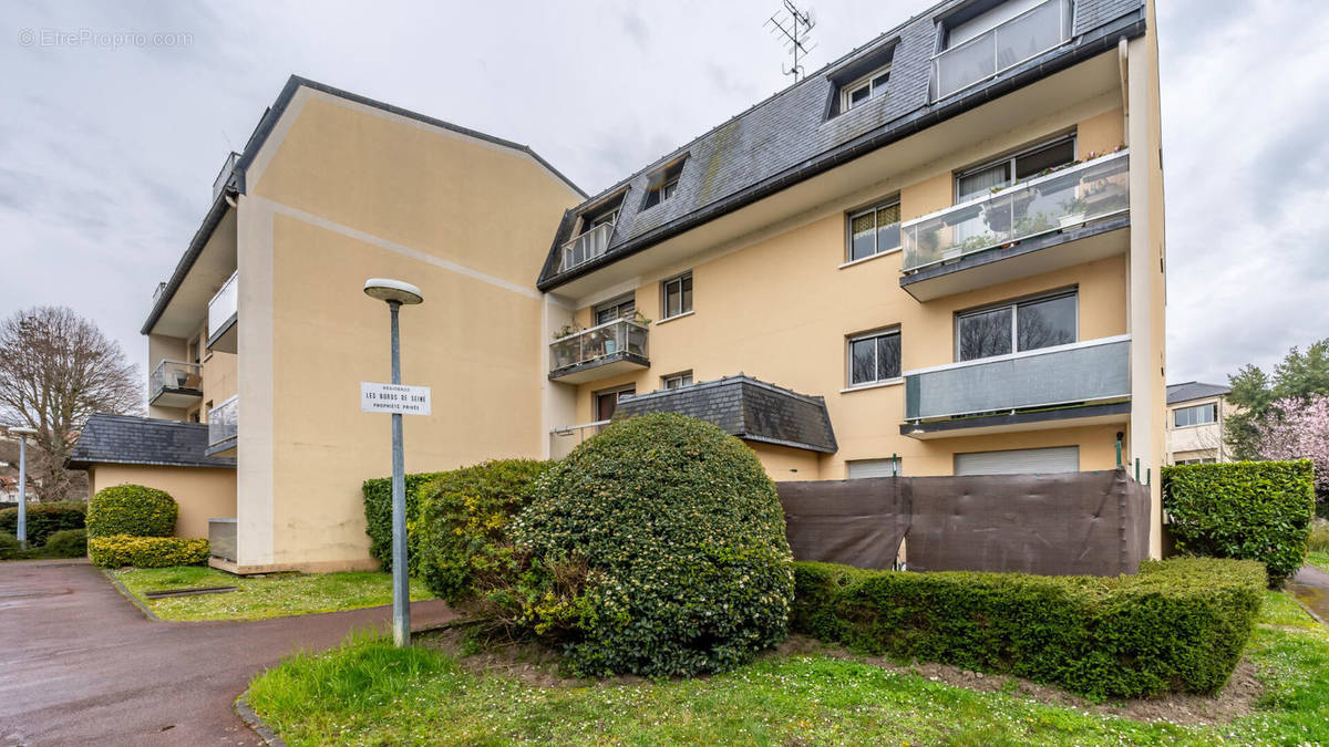 Appartement à CORBEIL-ESSONNES