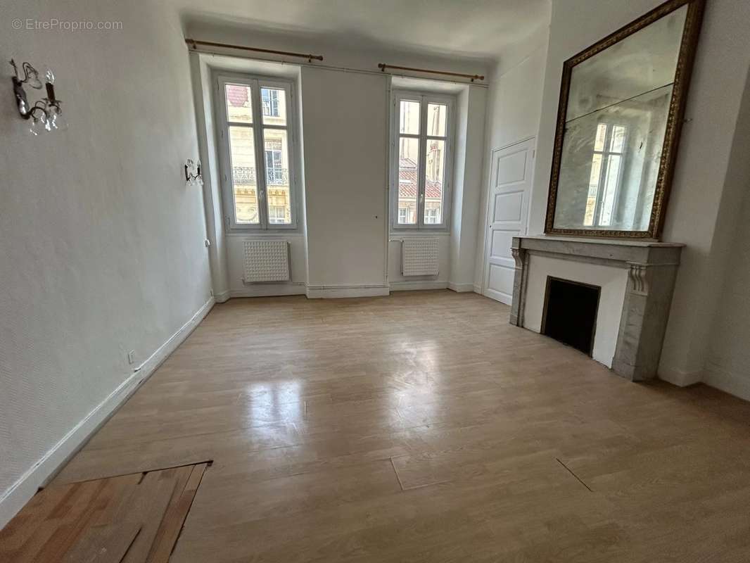 Appartement à MARSEILLE-8E