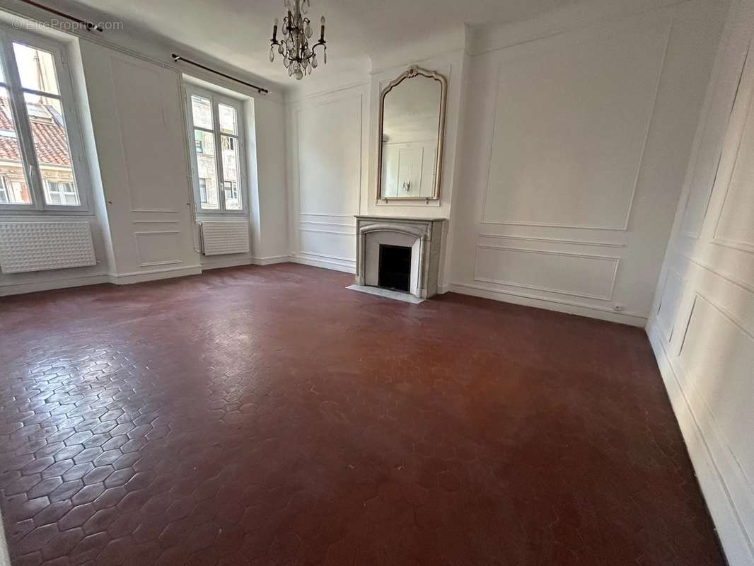 Appartement à MARSEILLE-8E