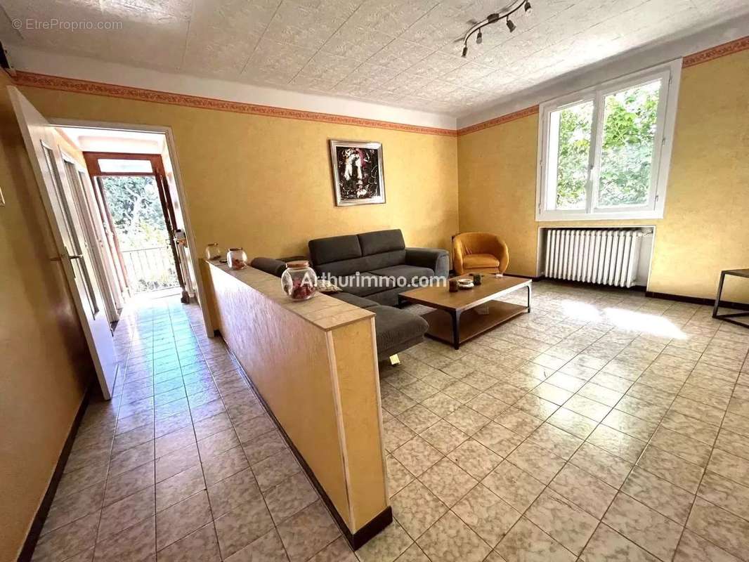 Appartement à MARSEILLE-11E