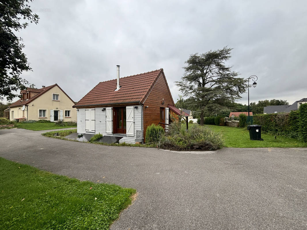 Maison à SAINT-JEAN-LES-DEUX-JUMEAUX