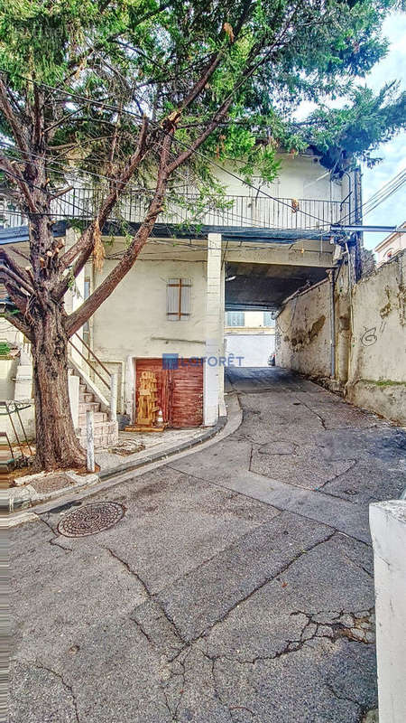 Appartement à MARSEILLE-3E