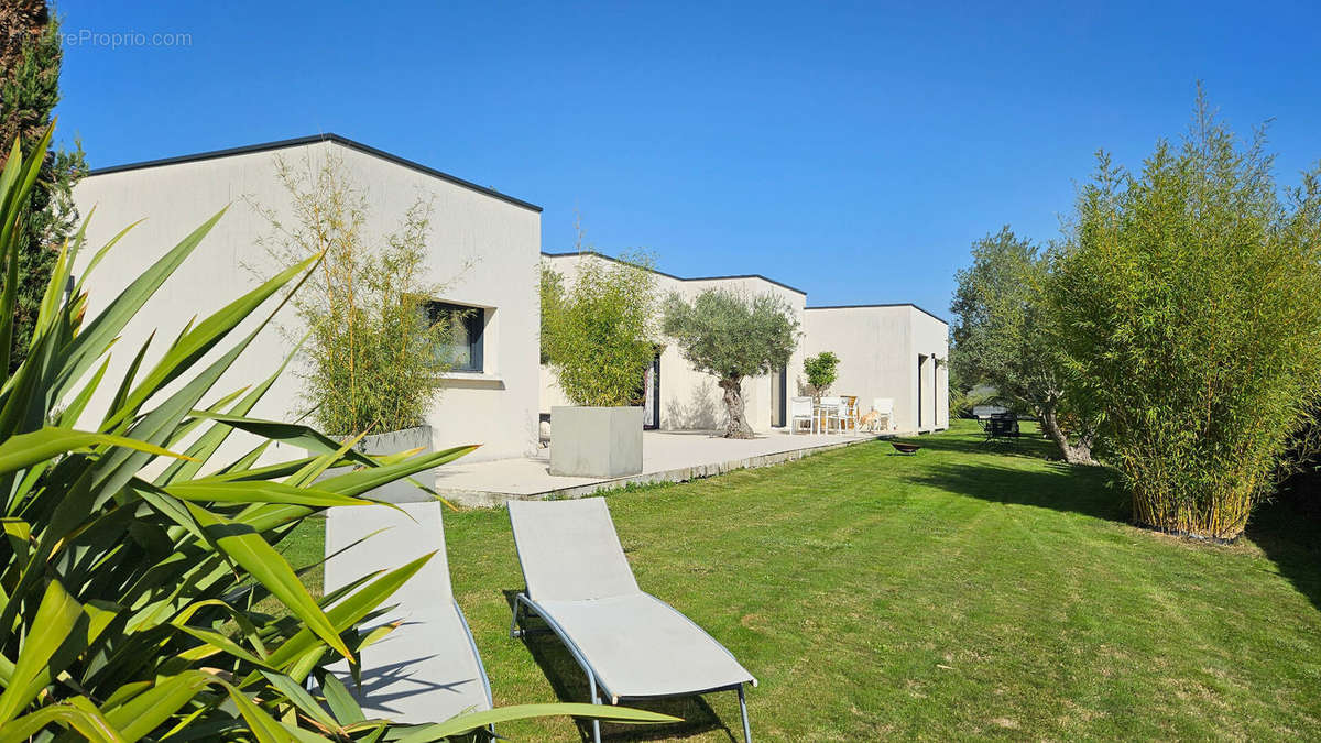 Maison à SAINT-CYR-SUR-LOIRE