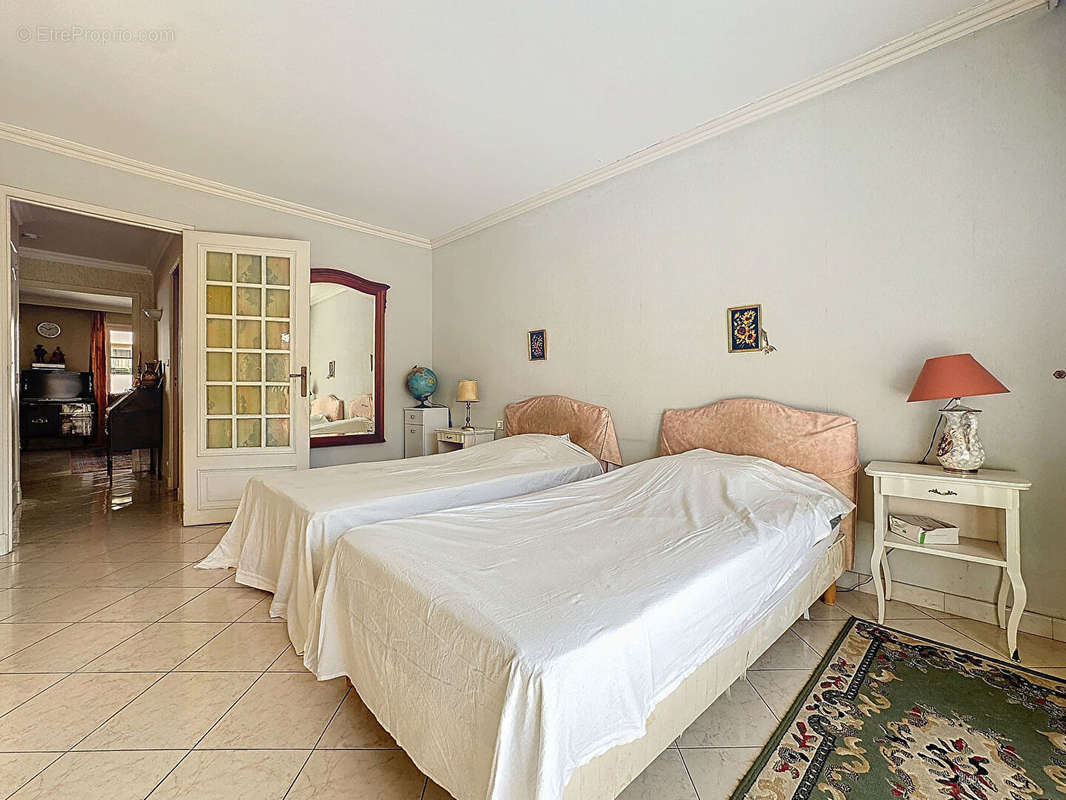 Appartement à MARSEILLE-4E