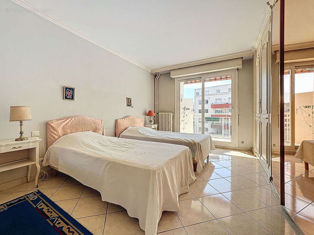 Appartement à MARSEILLE-4E