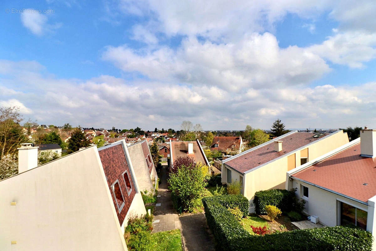 Appartement à MAREIL-MARLY