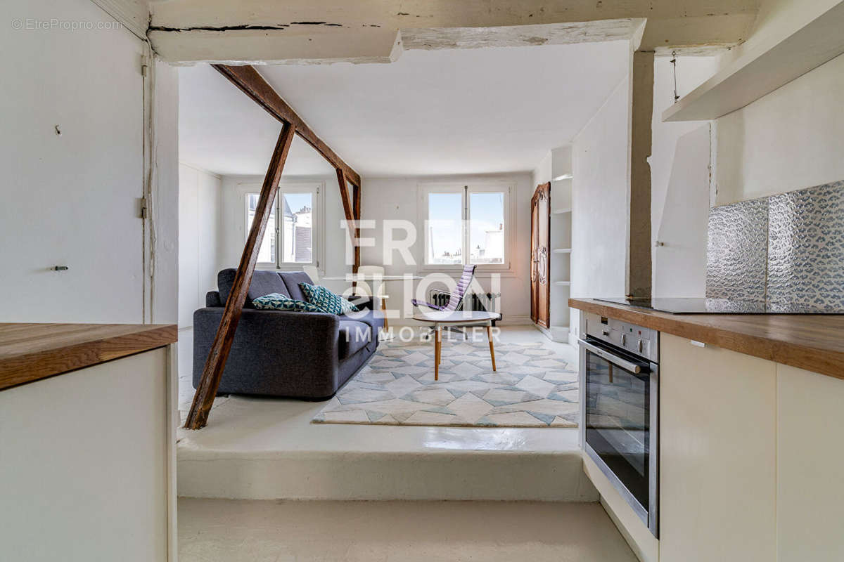 Appartement à PARIS-3E