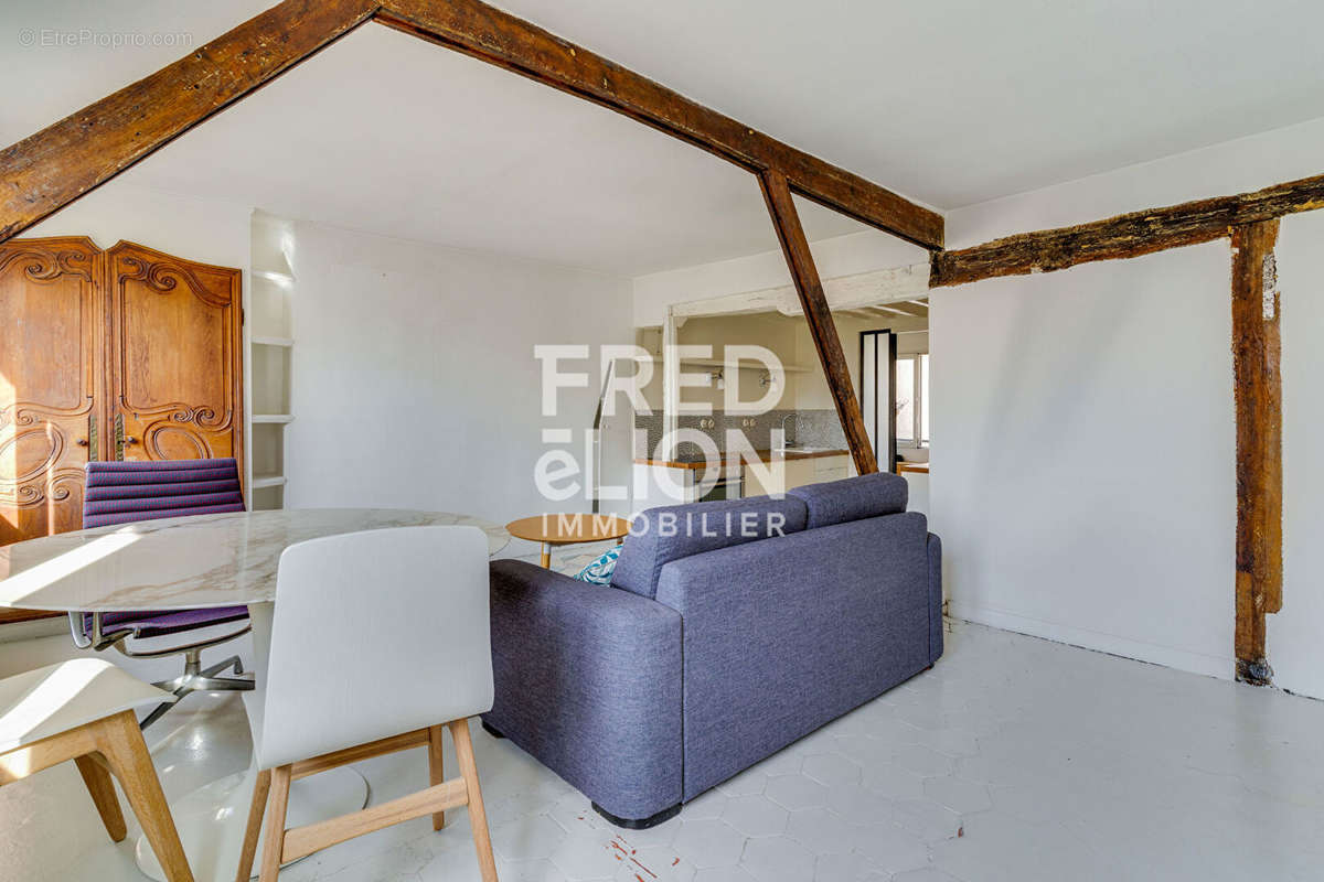 Appartement à PARIS-3E