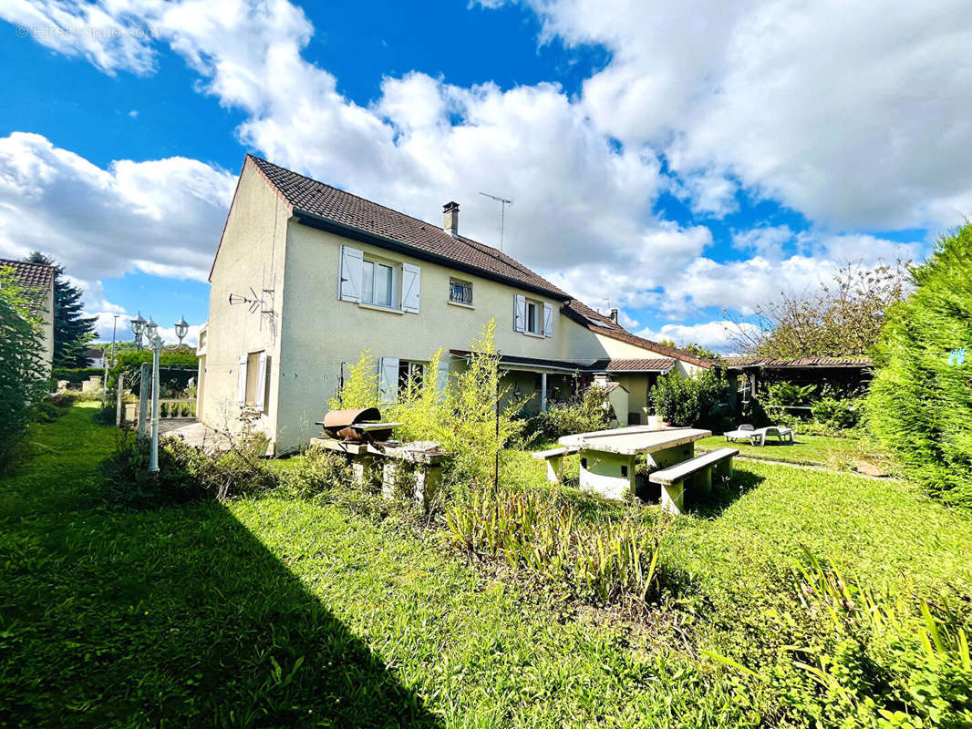 Maison à BASSOU