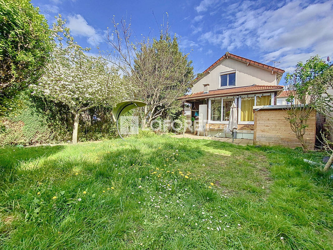 Maison à SAVIGNY-SUR-ORGE