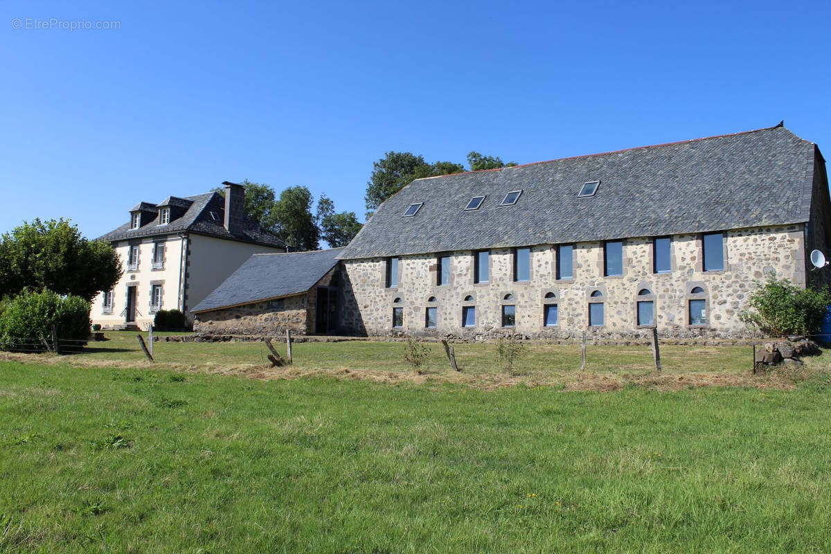 Maison à ANGLARDS-DE-SALERS