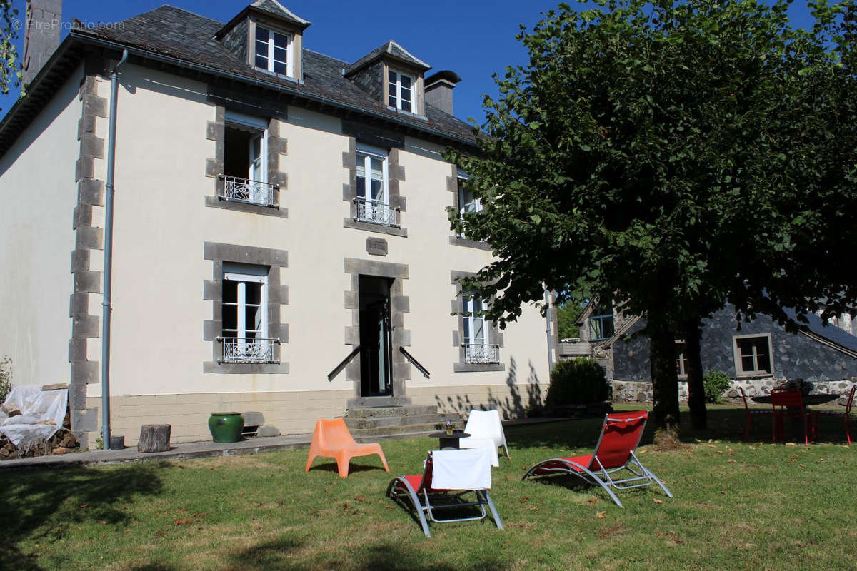 Maison à ANGLARDS-DE-SALERS