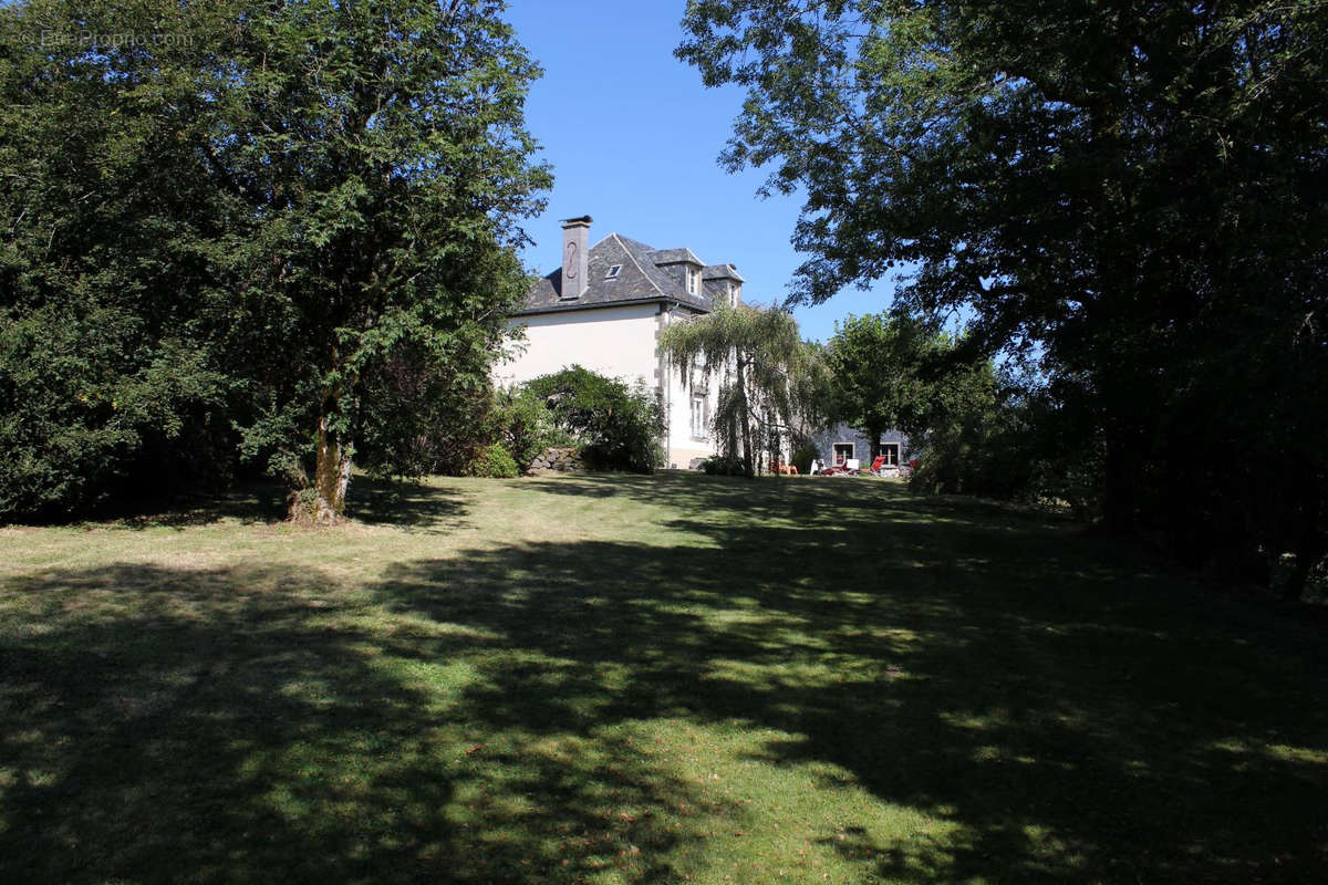 Maison à ANGLARDS-DE-SALERS