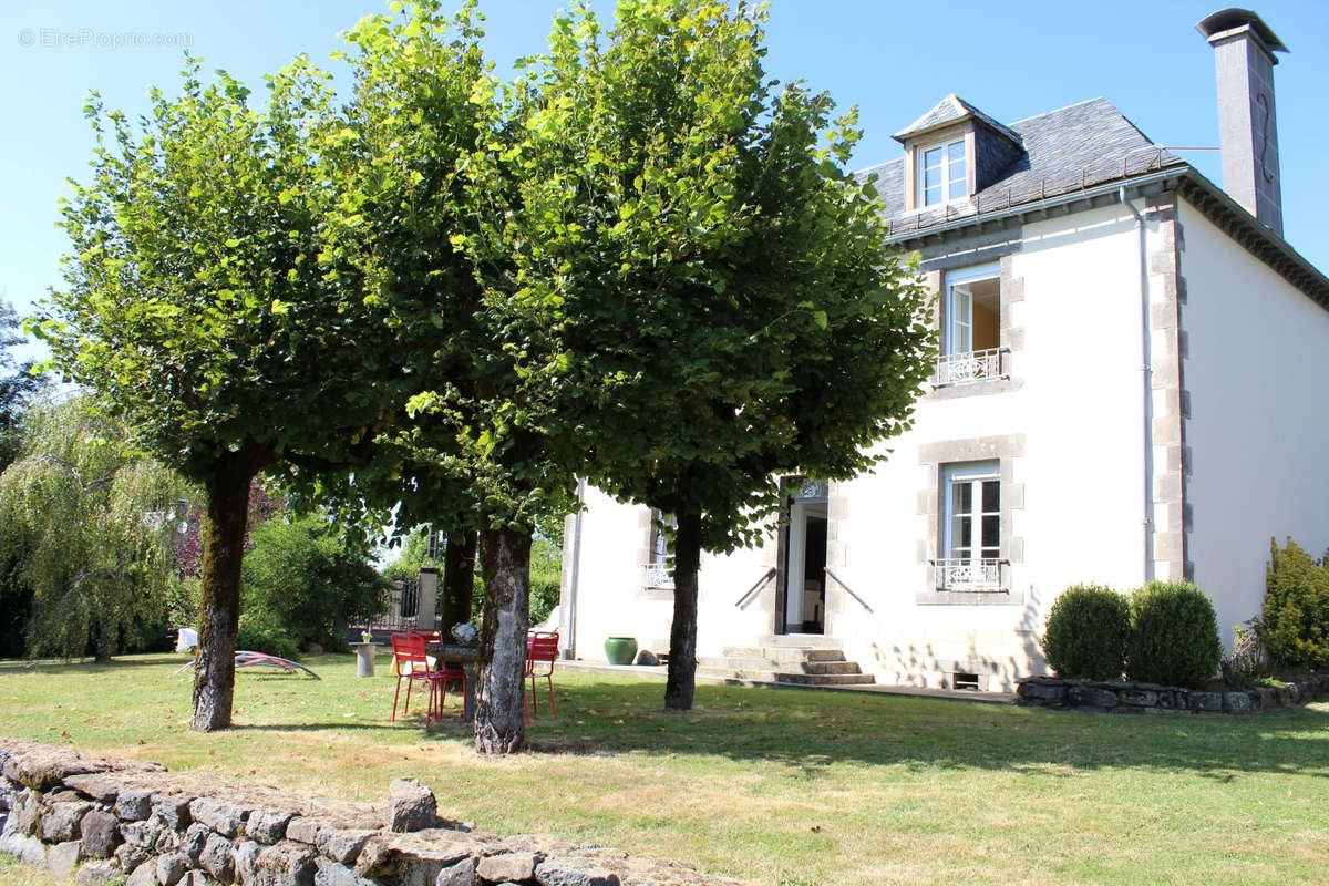 Maison à ANGLARDS-DE-SALERS