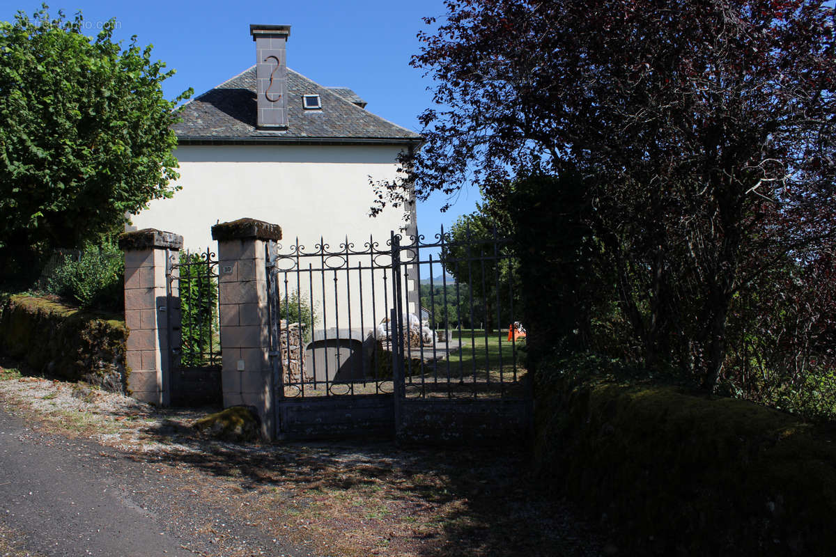 Maison à ANGLARDS-DE-SALERS