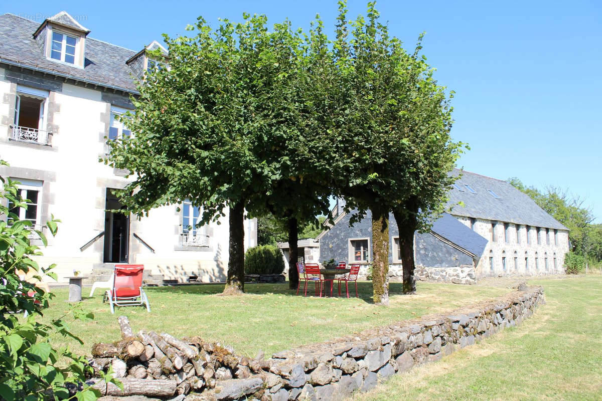 Maison à ANGLARDS-DE-SALERS