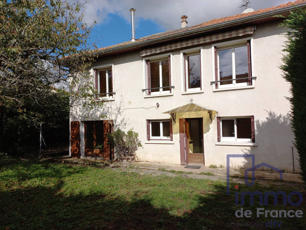 Maison à BRIVES-CHARENSAC