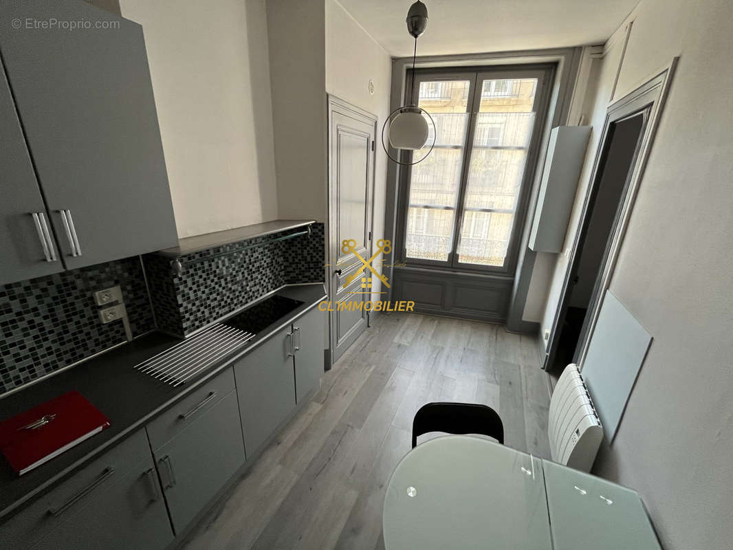 Appartement à SAINT-ETIENNE