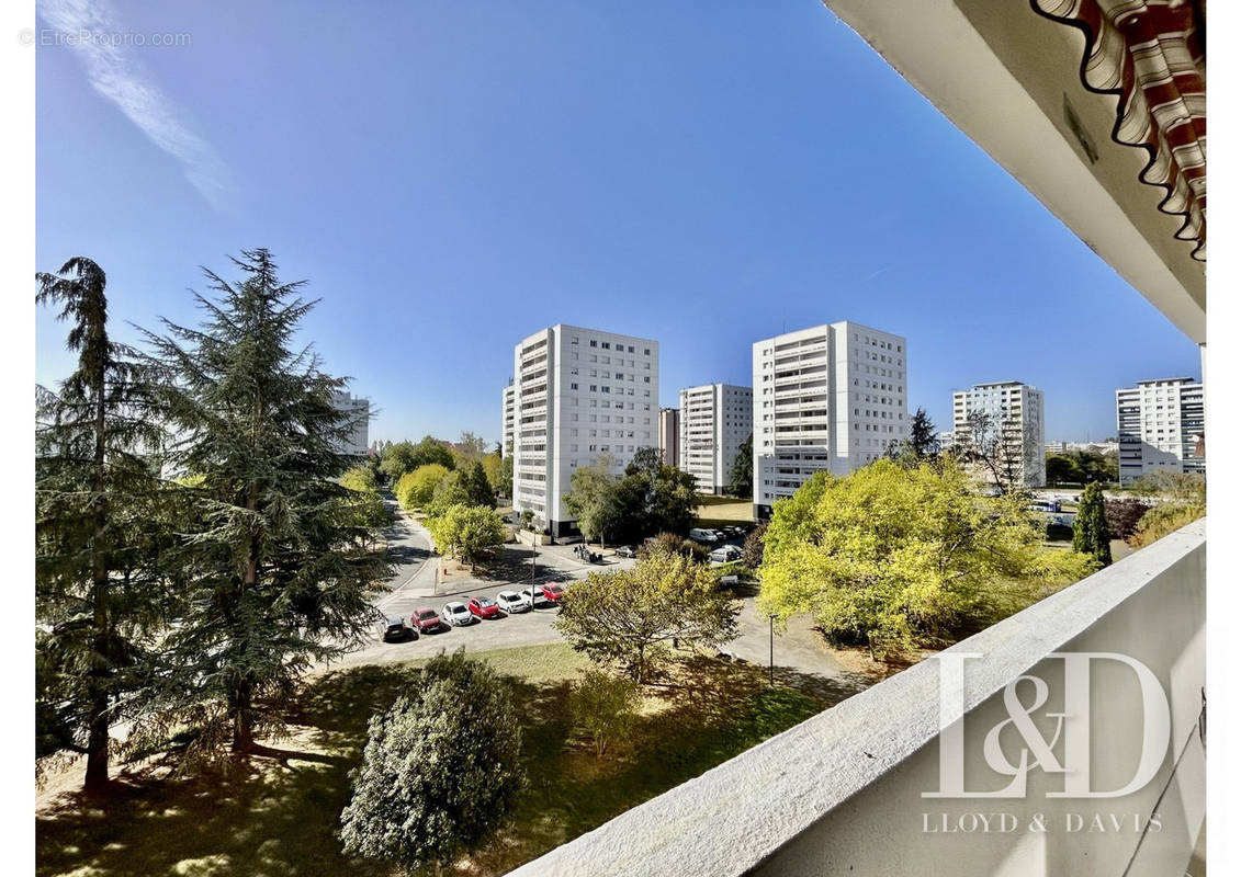 Quartier des Couronneries depuis le balcon - Appartement à POITIERS