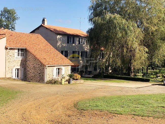 Maison à ROCHESERVIERE