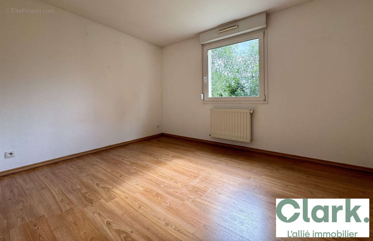 Chambre 2 - Appartement à HANGENBIETEN