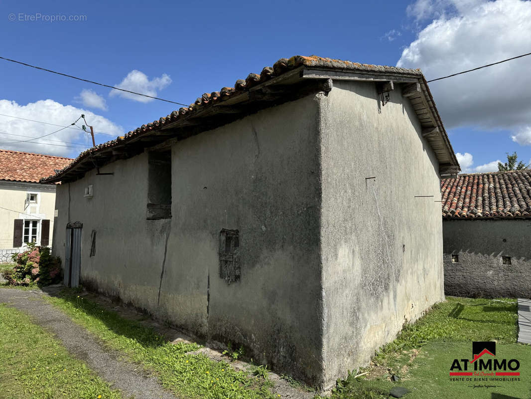 Maison à CHALLIGNAC