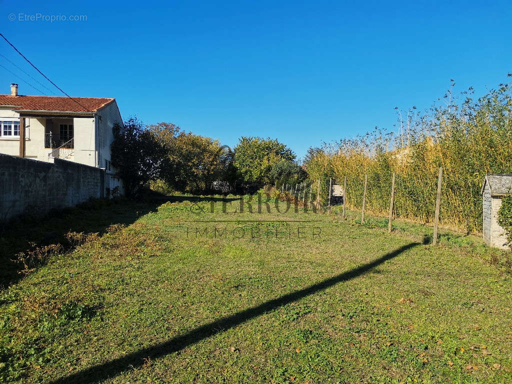 Terrain à UZES