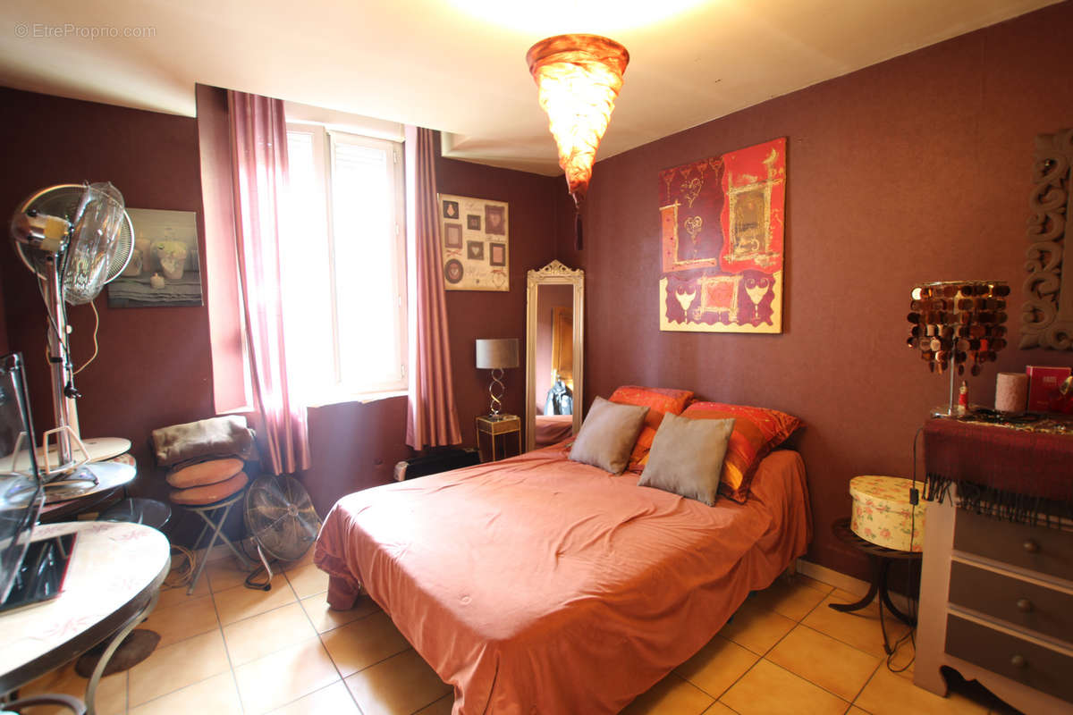 Appartement à MARSEILLE-11E