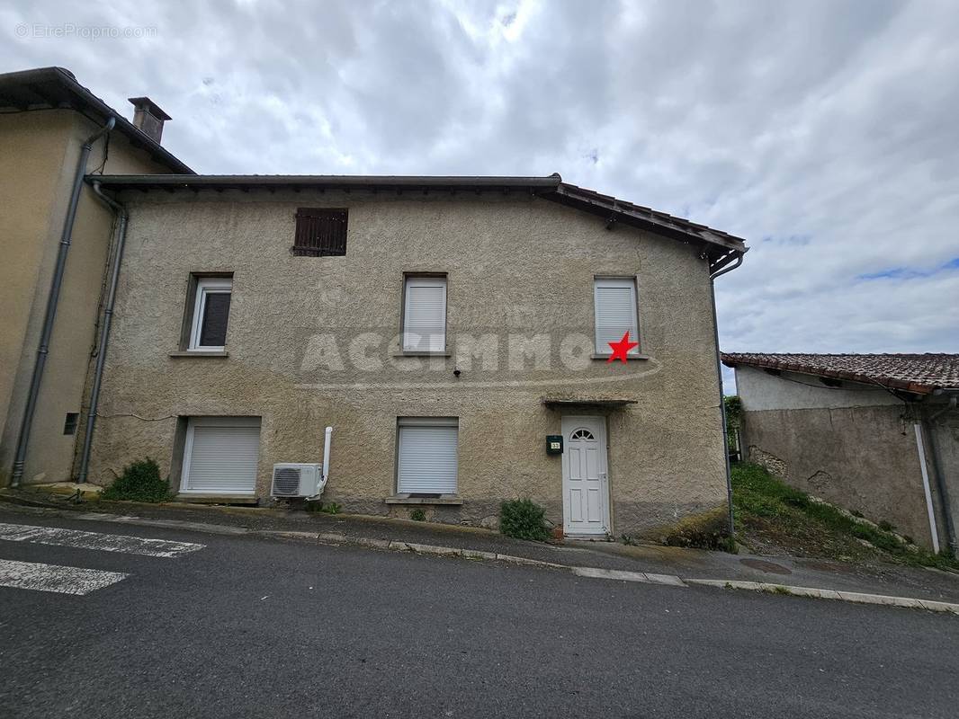 Maison à LABESSIERE-CANDEIL