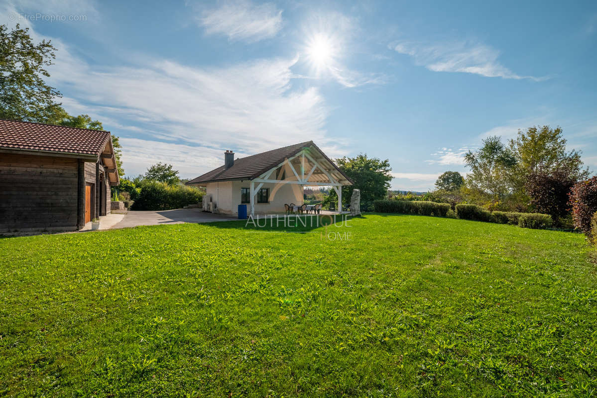 Maison à LEVIER