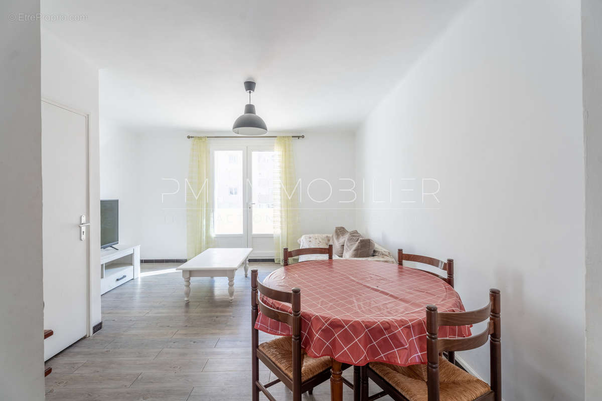 Appartement à MARSEILLE-4E