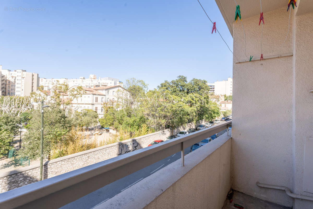 Appartement à MARSEILLE-4E