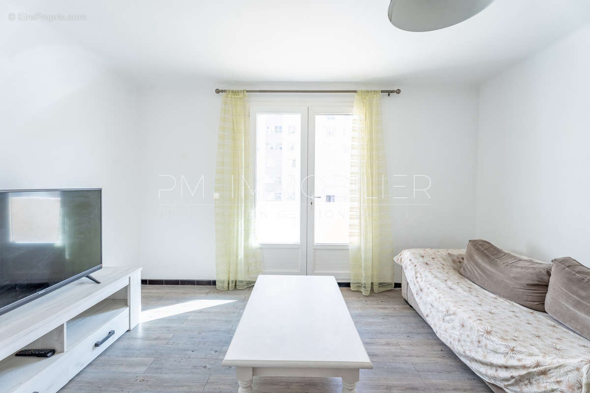 Appartement à MARSEILLE-4E