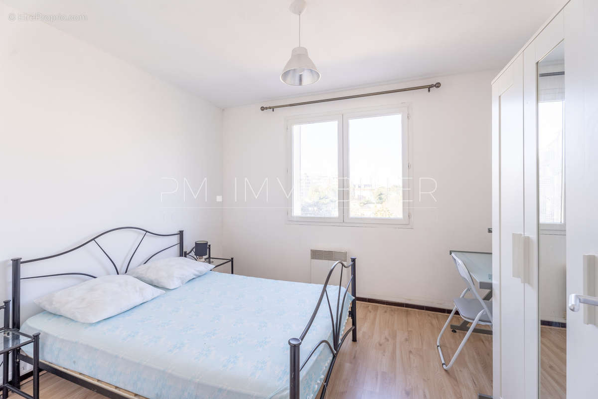 Appartement à MARSEILLE-4E