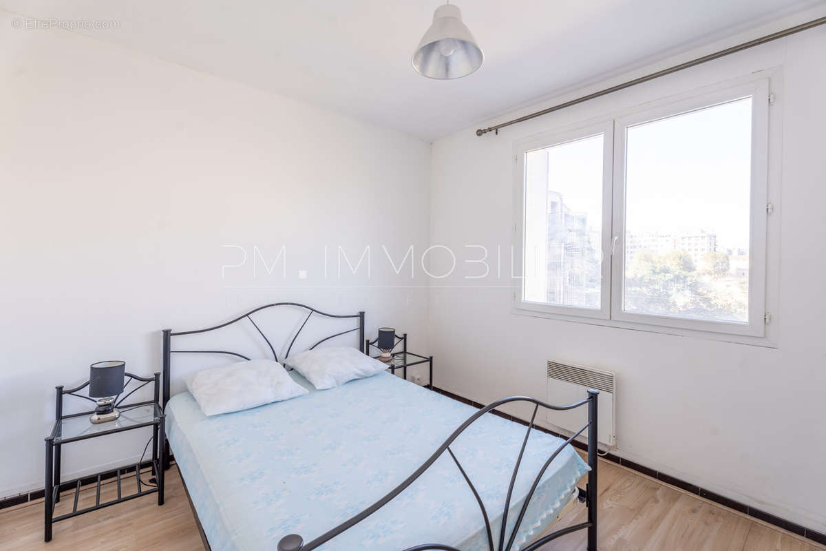 Appartement à MARSEILLE-4E