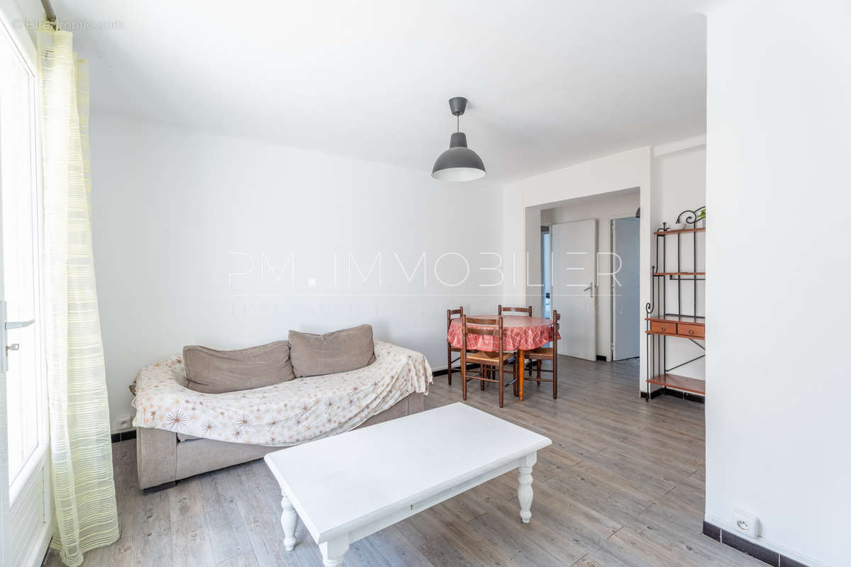 Appartement à MARSEILLE-4E