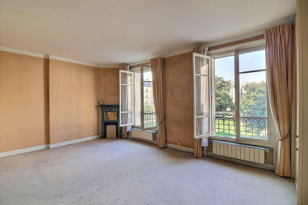 Appartement à PARIS-14E