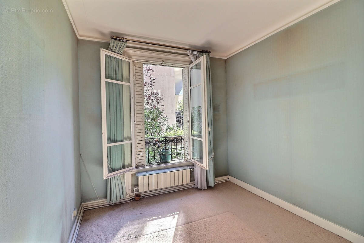 Appartement à PARIS-14E