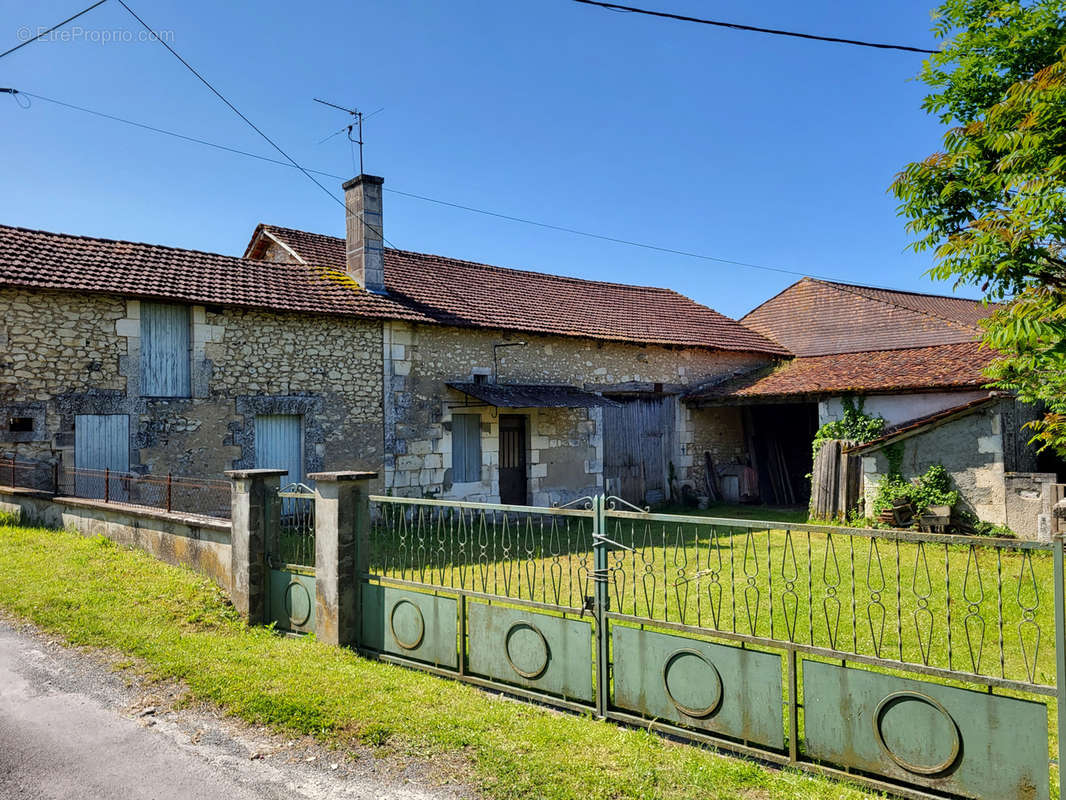 Maison à TOCANE-SAINT-APRE