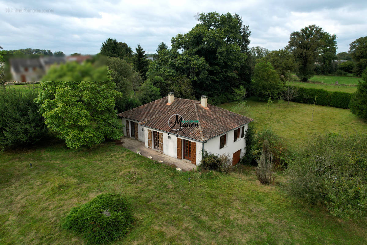 Maison à SAINT-AMAND-MAGNAZEIX