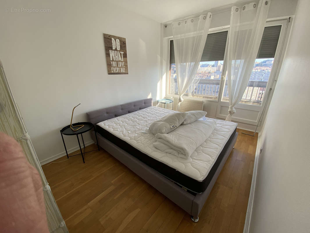 Appartement à SAINT-ETIENNE