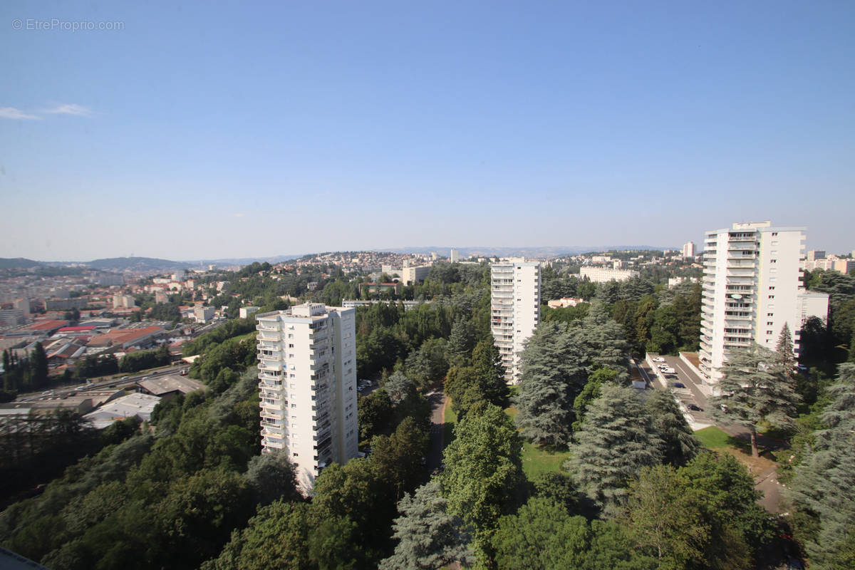 Appartement à SAINT-ETIENNE