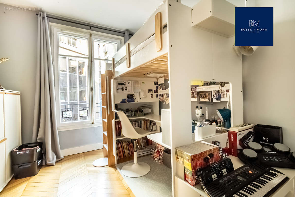 Appartement à PARIS-16E