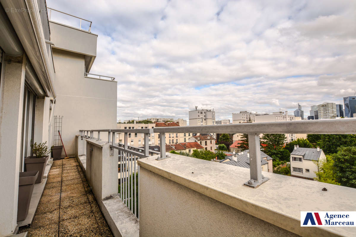 Appartement à COURBEVOIE