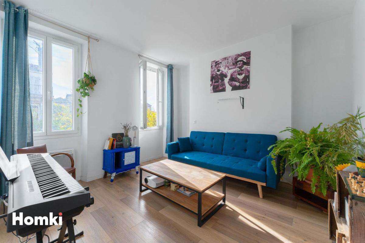 Appartement à MARSEILLE-4E