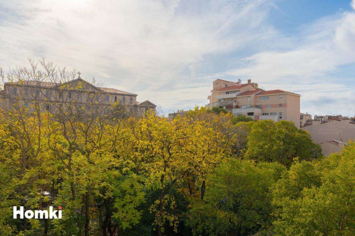 Appartement à MARSEILLE-4E